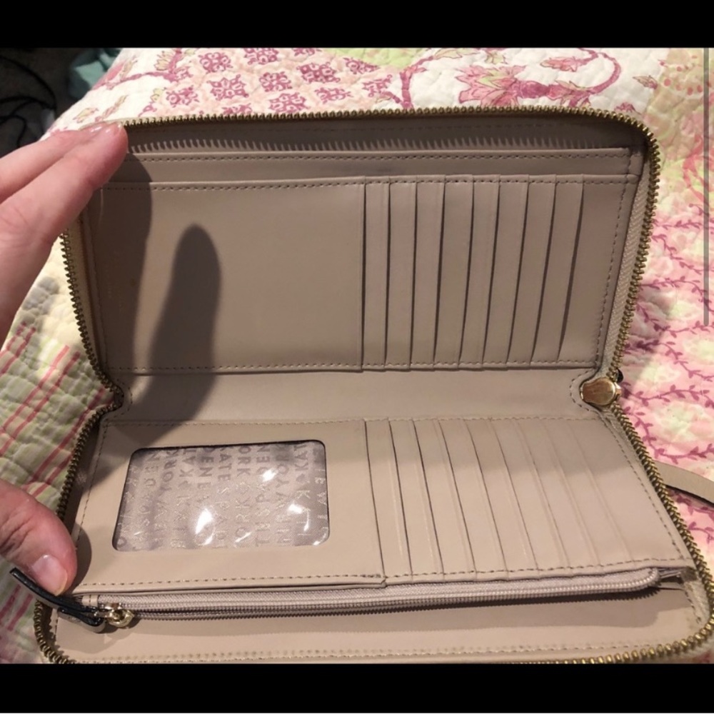 Kate Spade Wallet - Picture 4 of 4